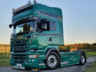 LED lichtbak gemonteerd op een Scania met lampenbeugel - model : Scania Topline