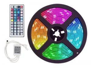 RGB LED strip for 24 volt use - length 5 meters - version IP65 - with silicone layer - splashproof - with remote control - EAN: 6090437429400