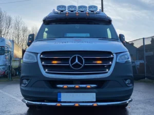 LED flash mounted on the front grille of a Mercedes sprinter - EAN: 6090439936913