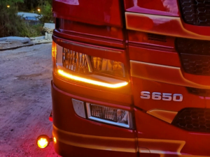 Scania DRL unit orange - mounted in a Scania Next Gen truck - EAN: 7448155842831