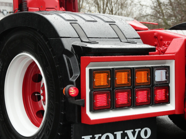 LKW-Heckstoßstange mit dänischem LED-Positionslicht - für 12- und 24-Volt-Nutzung - EAN: 7392847307965