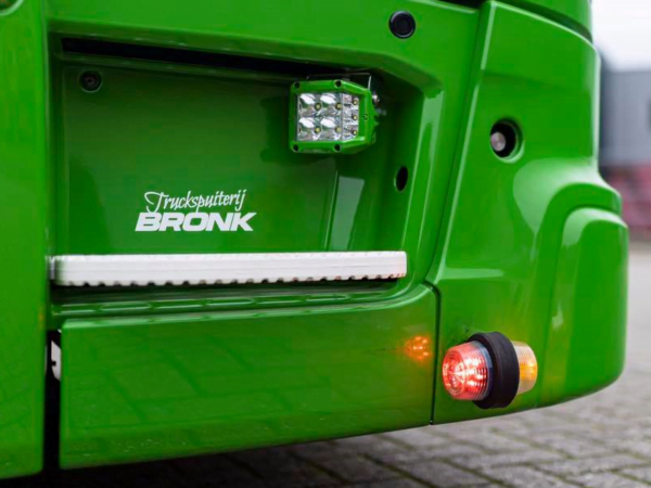 Vrachtwagen instap met Deense LED breedtelicht - voor 12 en 24 volt gebruik - EAN: 7392847307323