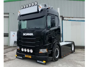 LED Leuchtkasten montiert auf einem Scania Next Gen - hergestellt von HJ Truck Repairs aus Brakel