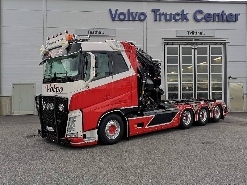 Find your Volvo LED lighting here - a wide range for the interior and exterior of your truck