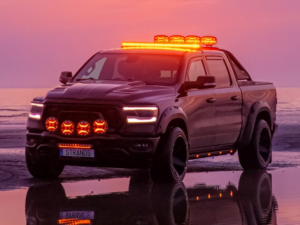 Dodge Ram 1500 Jeep mit LED Beleuchtung ab Strands - LED Lampe mit dunklem Glas - EAN: 7323030187576