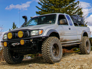 LED high beam with yellow glass mounted on a Toyota jeep - fitted by Strands Lighting Division - EAN: 7323030185336