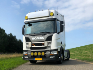 Runder LED Scheinwerfer montiert auf Scania Next Gen - made by Van Ertvelde Truckstyling