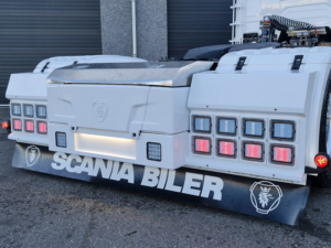 Scania achter bumper met Strands LED werklamp 25W - EAN: 7323030171834