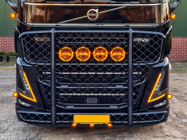 Volvo FH5 met oranje DRL unit - EAN: 6090535991908