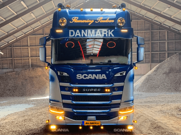 Scania Next Gen truck with DRL unit ORANGE