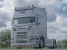 Scania Next gen vrachtwagen met oranje LED zonneklep lamp van het merk Boreman - EAN: 5391528110858