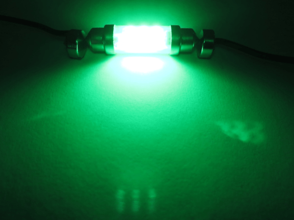 Festoon LED tube lamp 24 volt GREEN - LED interior lamp that fits in a tube lamp socket - can be mounted in truck, trailer and camper if it is connected to 24 volts - LED lamp is equipped with 6 LED points - EAN: 7448154215285