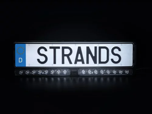 Strands NUUK E-LINE nummerplaat houder met ingebouwde DUO LED bar - werkt op 12 en 24 volt - geschikt voor auto, camper, vrachtwagen, tractor en meer - EAN: 7323030191689