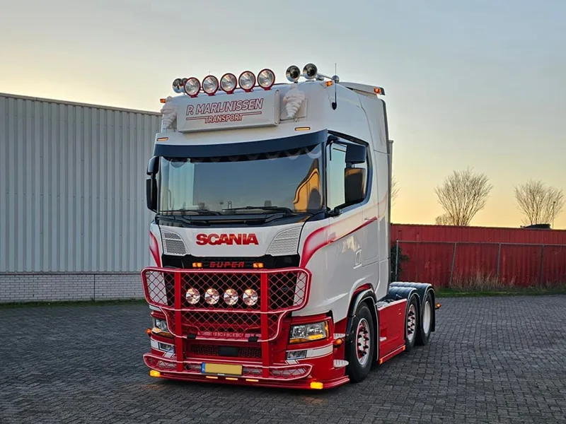 Scania truck with various extra lights and a Bullbar installed