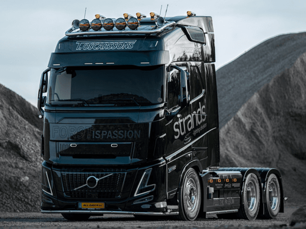 Volvo FH Aero with various types of LED lighting from Strands mounted
