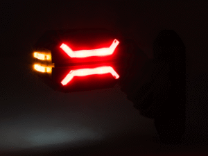 Breedtelamp DRAGON - oranje, rood en wit LED licht - HOR134