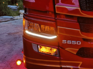 Scania daytime running lights xenon white - model S - Model R - year of manufacture 2016+ - LED headlight Next Gen - ADL40841